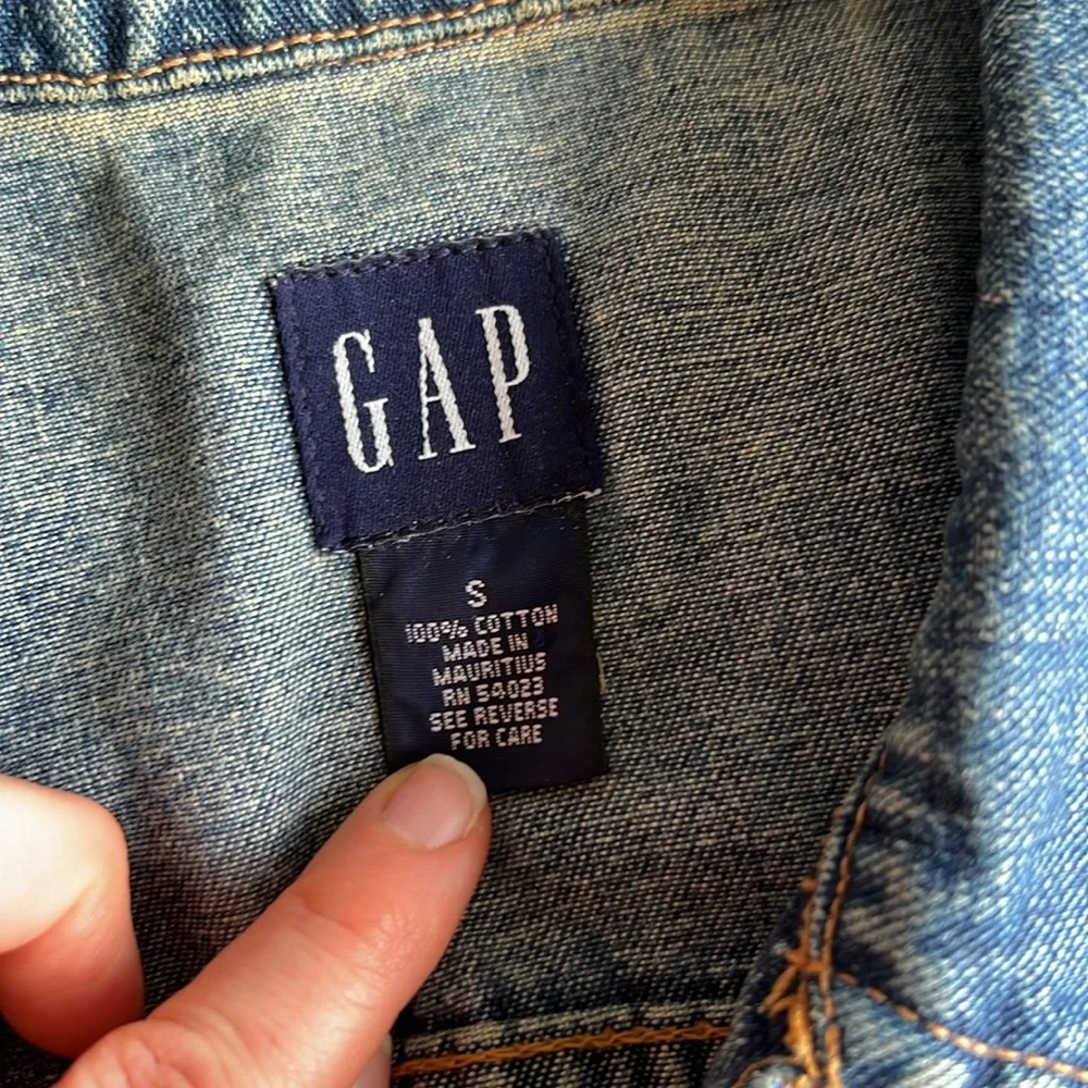 Vintage gap denim jean jacket - Picture 2 of 3